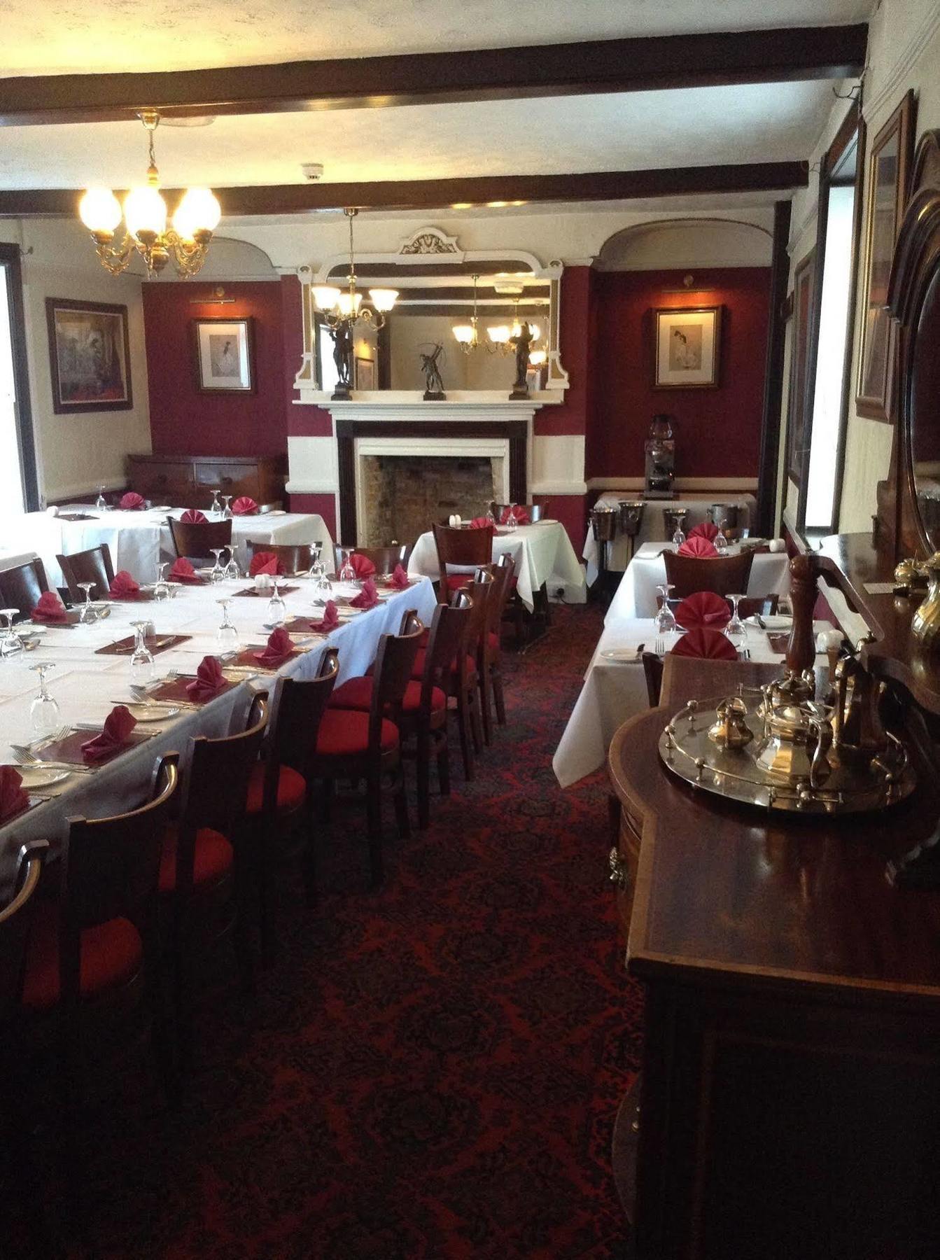 The Crown Hotel Mundford Extérieur photo