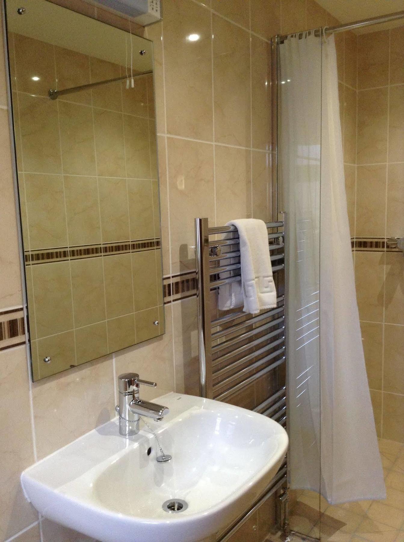 The Crown Hotel Mundford Extérieur photo